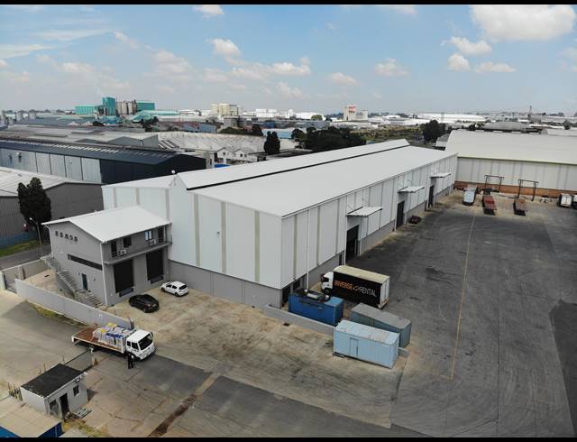3,300M² WAREHOUSE TO LET IN ISANDO